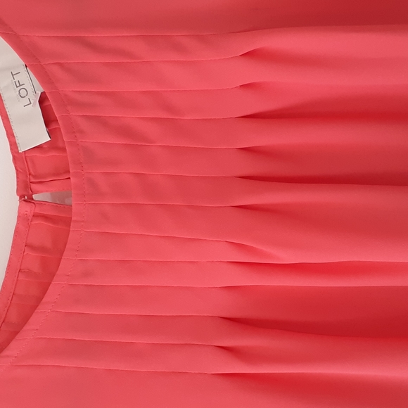 Ann Taylor Loft Sleveless Top - Picture 2 of 4